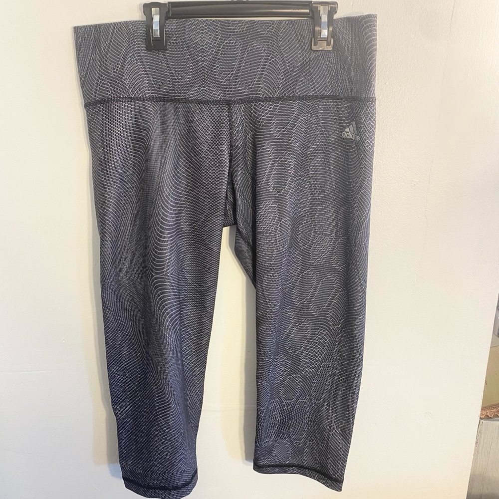•Adidas• Cropped Patterned Leggings